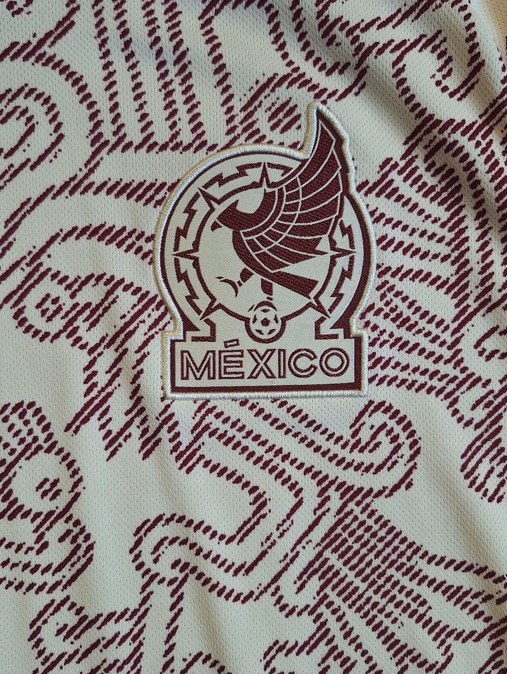 Adidas Original Mexico FIFA 2022 World Cup Away Burgundy And Cream Jersey - Picture 4 of 9
